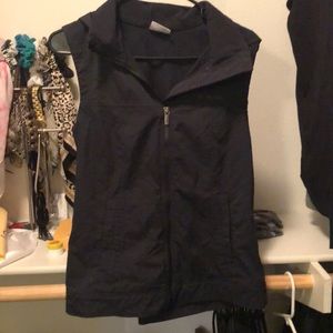 Cute Columbia black vest with collar